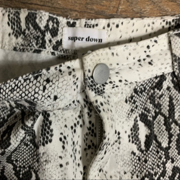 Superdown Robyn Snake Skin Pants size 29 - Picture 5 of 5